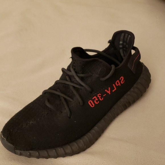 Yeezy Boost 350 V.2 Black/Red - Picture 3 of 3